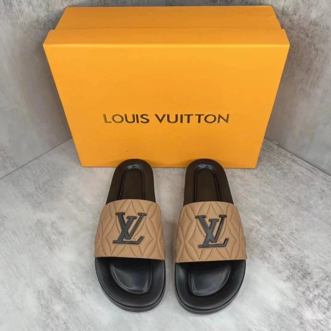 Louis Vuitton Slides — Klapki