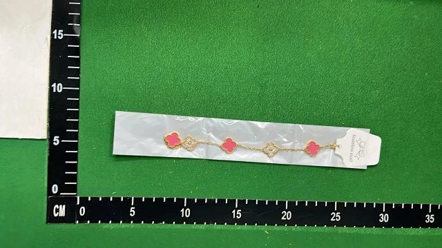 Van Cleef & Arpels Bracelet: seller detail photo 4