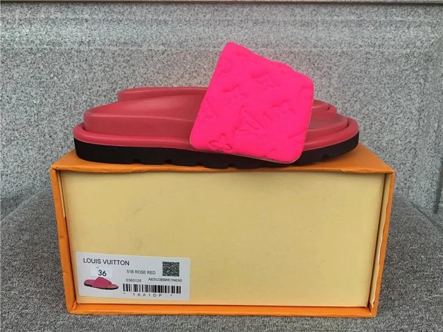 LV Louis Vuitton Slides: seller detail photo 13