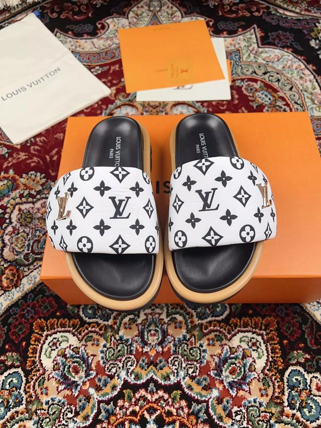 LV Louis Vuitton Slides: seller detail photo 7