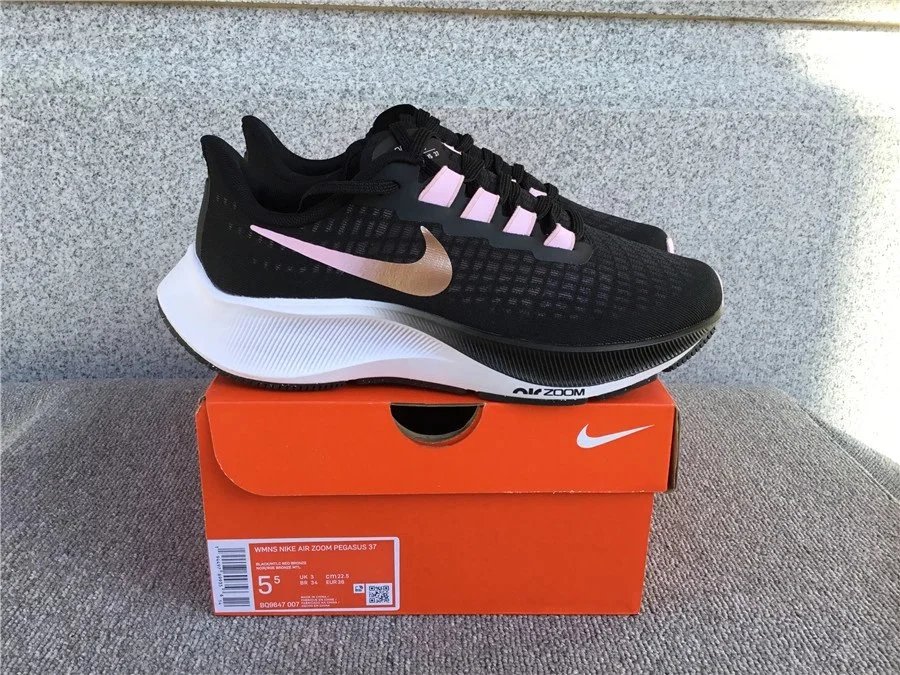 Nike Air Zoom Pegasus 37 Sneakers