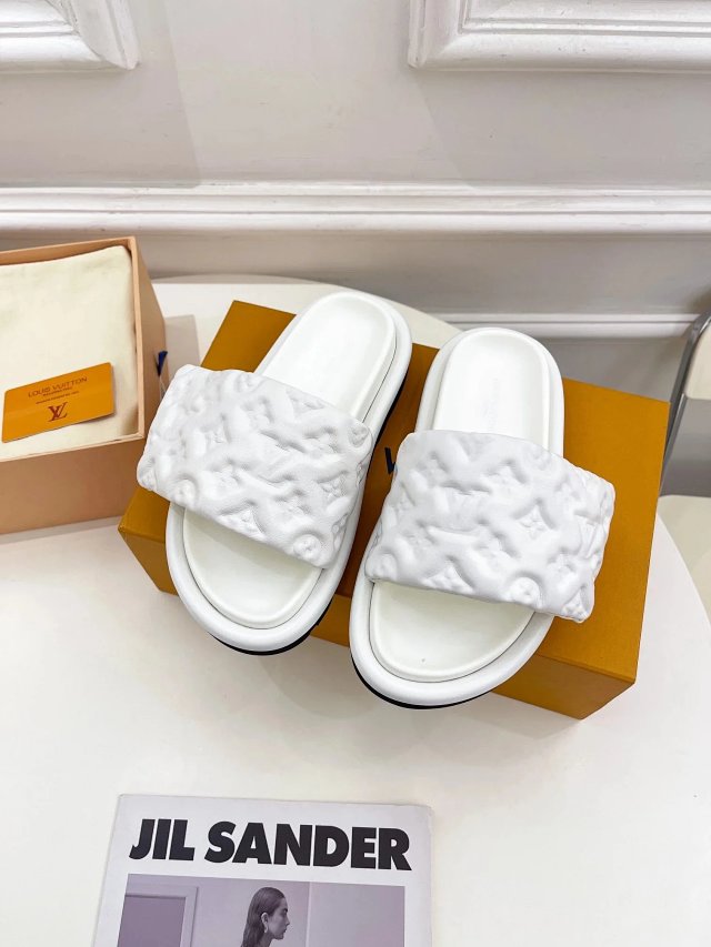 LV Louis Vuitton Slides: seller detail photo 2