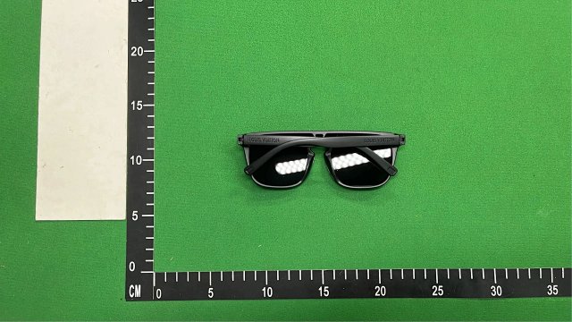 LV Louis Vuitton Sunglasses: seller detail photo 3