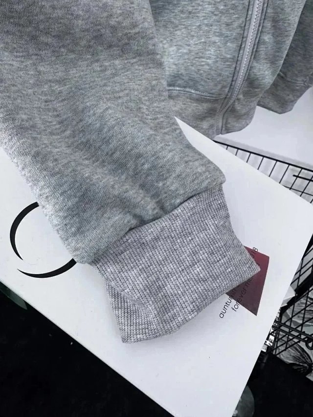 LACOSTE Sweatshirt: seller detail photo 3