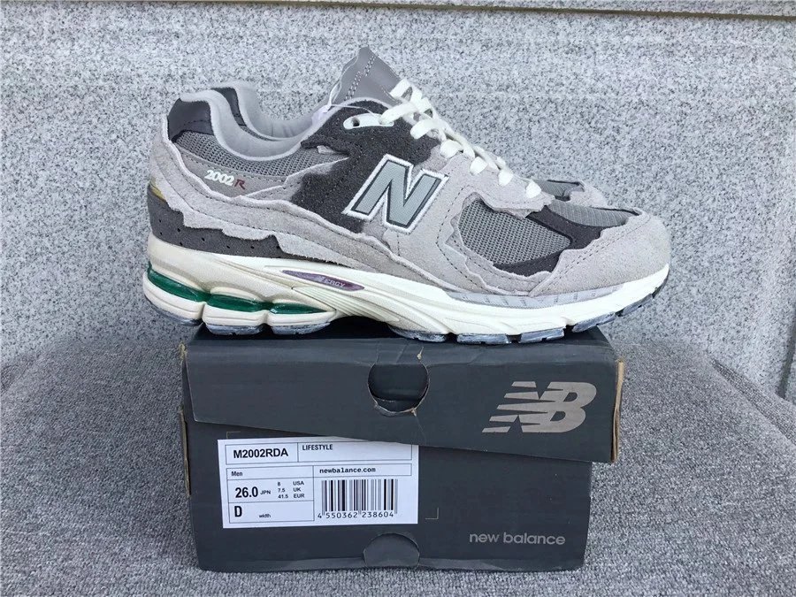 NB2002R New Balance 2002R Sneakers