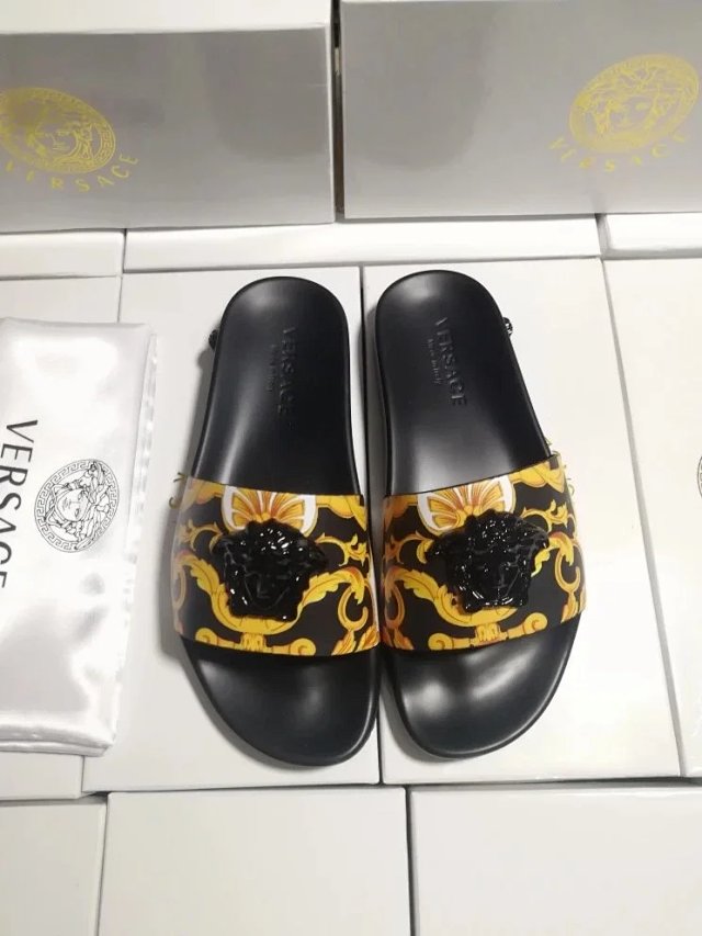 Versace Slides: seller detail photo 8