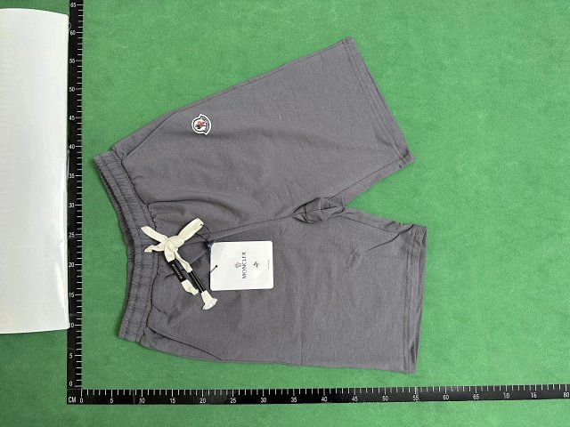 Moncler shorts: seller detail photo 5