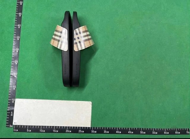Burberry Slides: seller detail photo 6