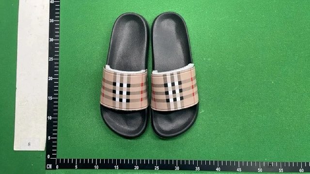 Burberry Slides: seller detail photo 4