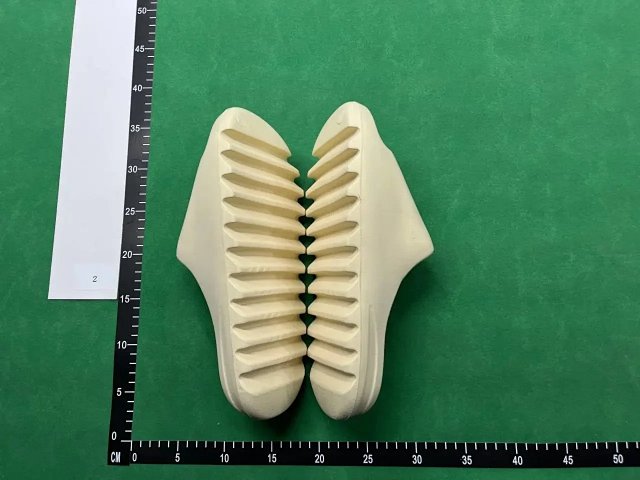 Adidas Yeezy Slides: seller detail photo 3