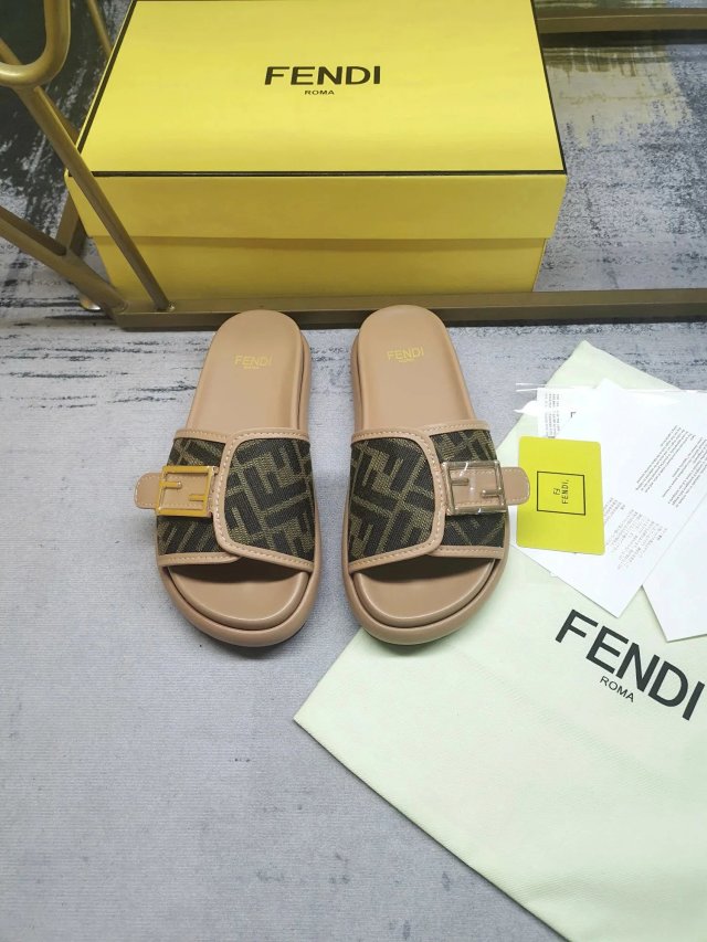 FENDI Baguette Slides: seller detail photo 10