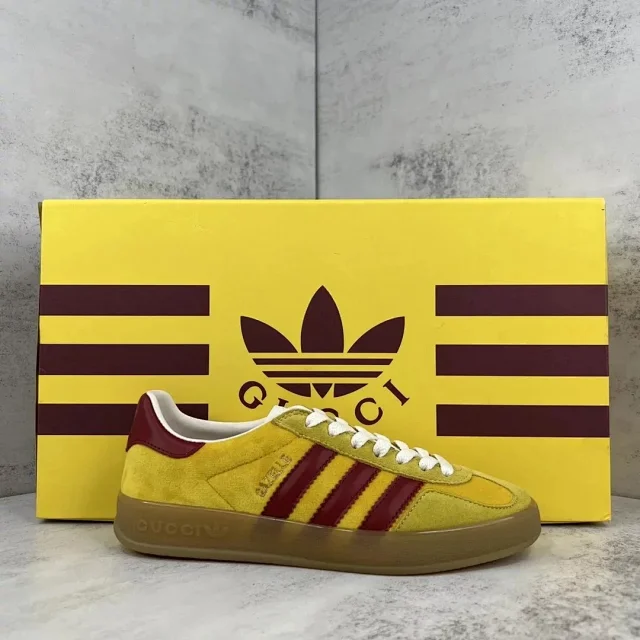 Gucci Sneakers Gazelle low-top three-stripe product detail image 14