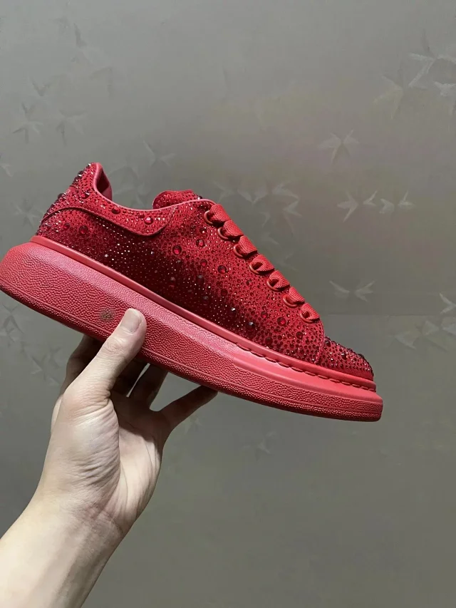 Alexander McQueen Sneakers Oversized low-top with contrast heel tabs product detail image 14