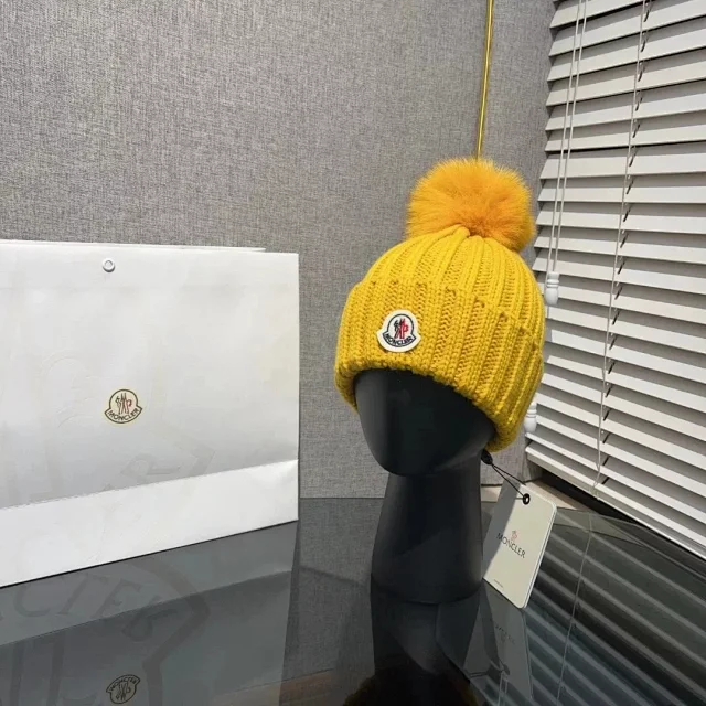 Moncler Hats Ribbed Knit Pom-Pom Beanie product detail image 12