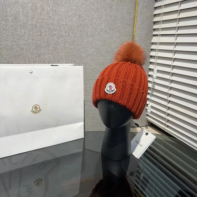 Moncler Hats Ribbed Knit Pom-Pom Beanie product detail image 14