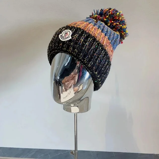 Moncler Hats Ribbed Knit Pom-Pom Beanie product detail image 15