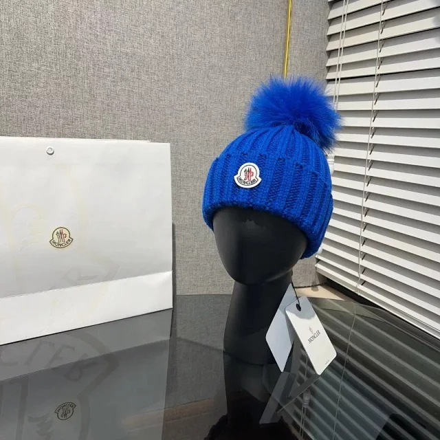 Moncler Hats Ribbed Knit Pom-Pom Beanie product detail image 13