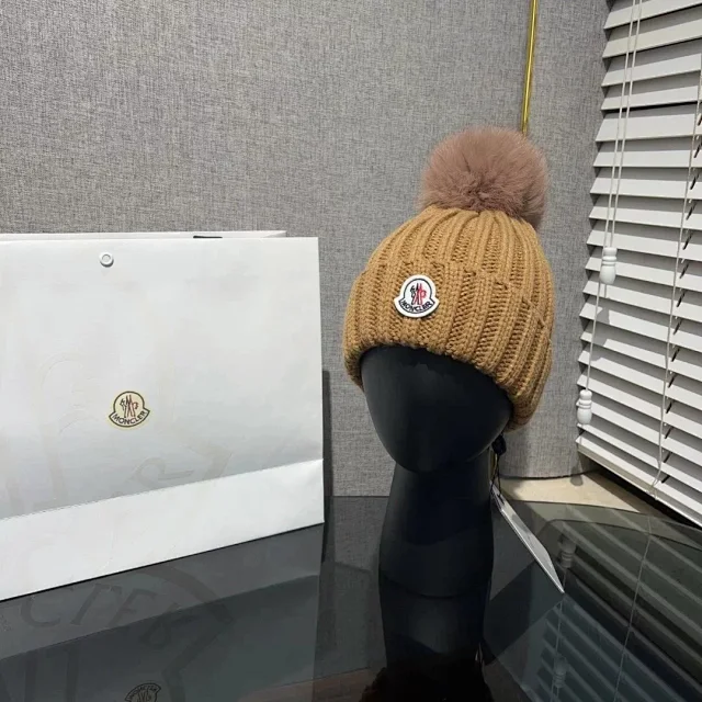 Moncler Hats Ribbed Knit Pom-Pom Beanie product detail image 11