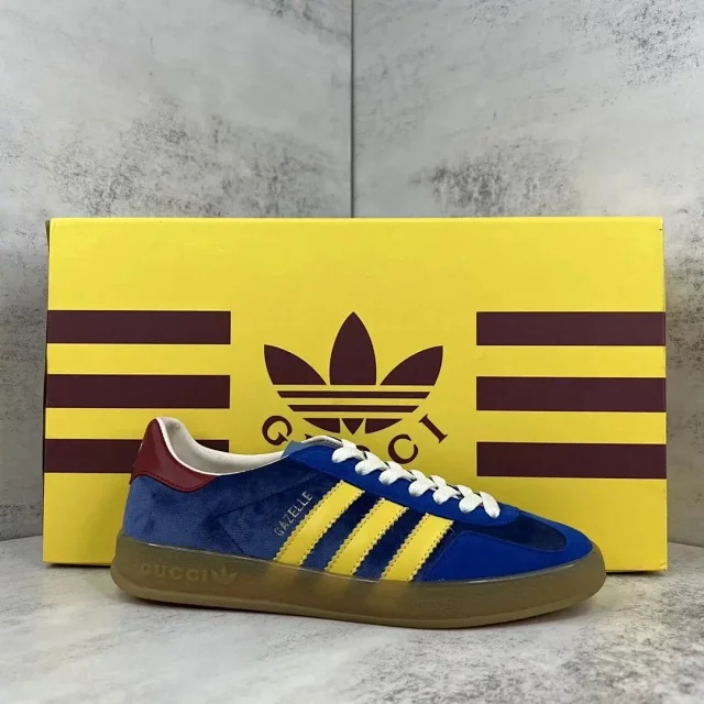 Gucci Sneakers Gazelle low-top three-stripe product detail image 12