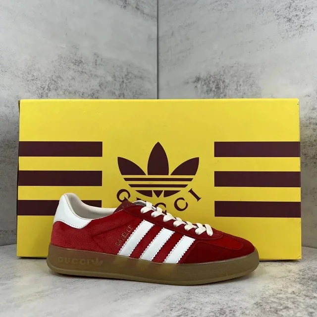 Gucci Sneakers Gazelle low-top three-stripe product detail image 15
