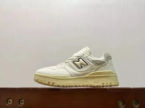 New Balance 550 Gray Beige Sneakers - 11