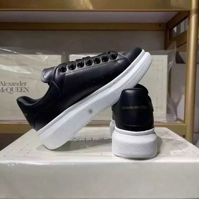Alexander McQueen Sneakers Oversized low-top product detail image 15
