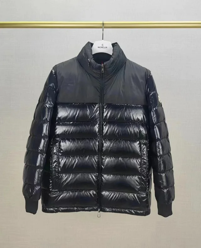 Moncler Down Jackets Shiny quilted puffer styles product detail image 6
