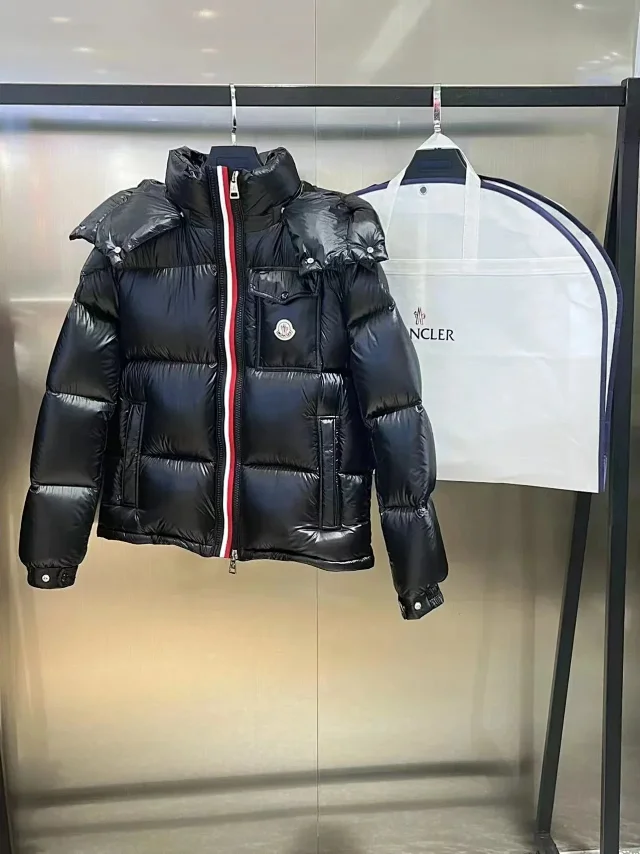 Moncler Down Jackets Shiny quilted puffer styles product detail image 2