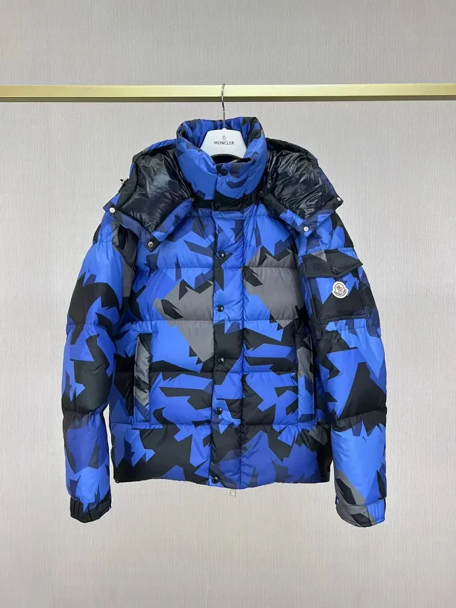 Moncler Down Jackets Shiny quilted puffer styles product detail image 7