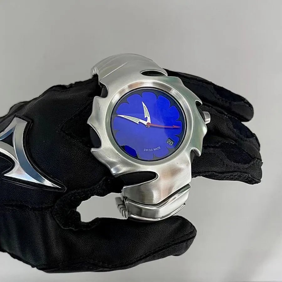 Y2K Saturn Watch