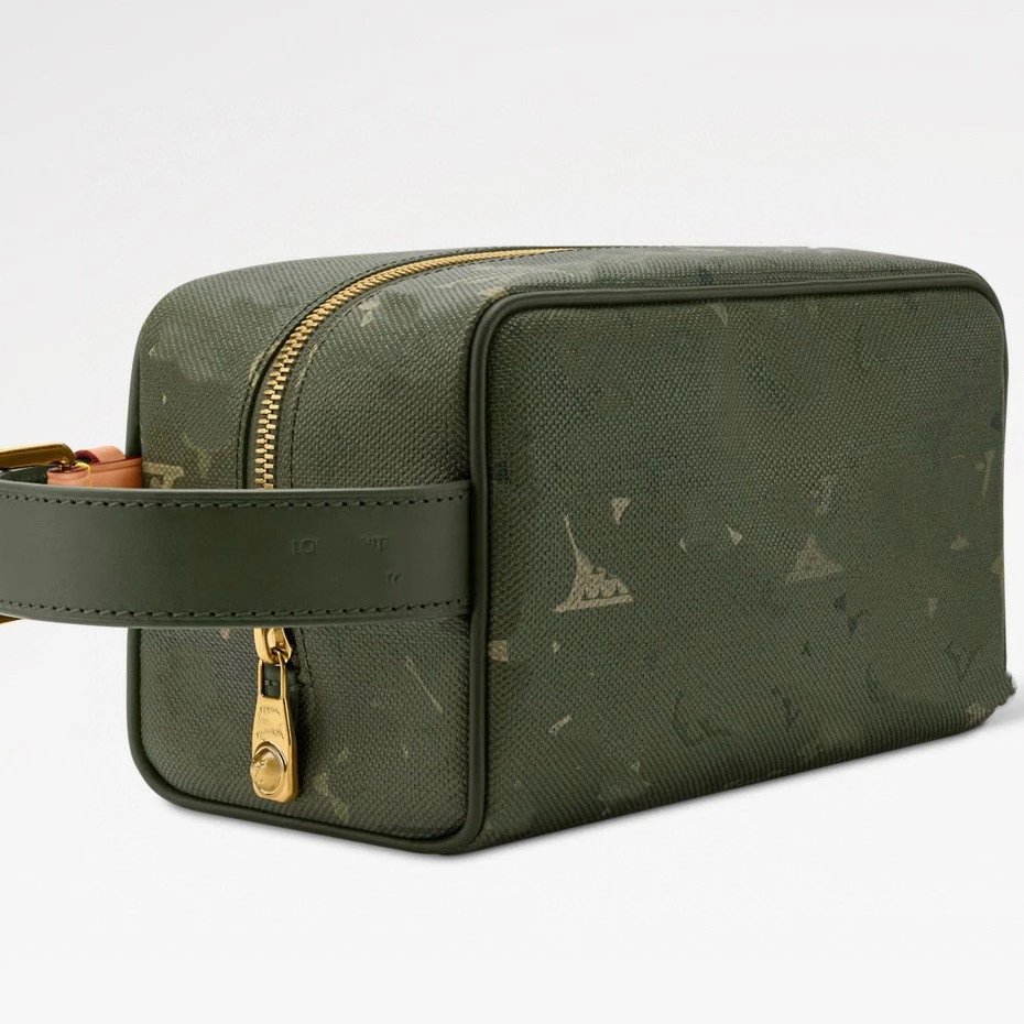 Louis Vuitton Monogram backpack with side pockets — Army Green Cosmetic Bag 13-12-23