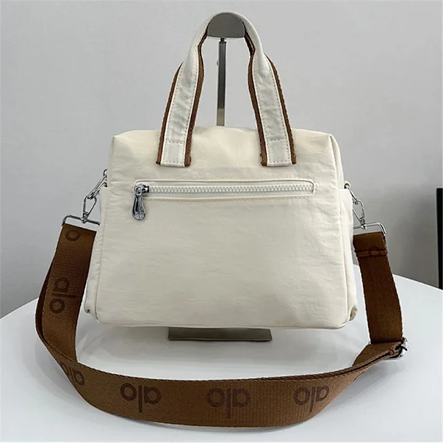 Alo Travel Bags Logo-print duffel bag with detachable shoulder strap product detail image 4