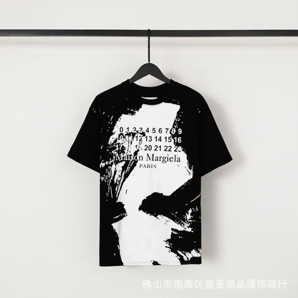 Maison Margiela Tabi Print Black T-Shirt - 40