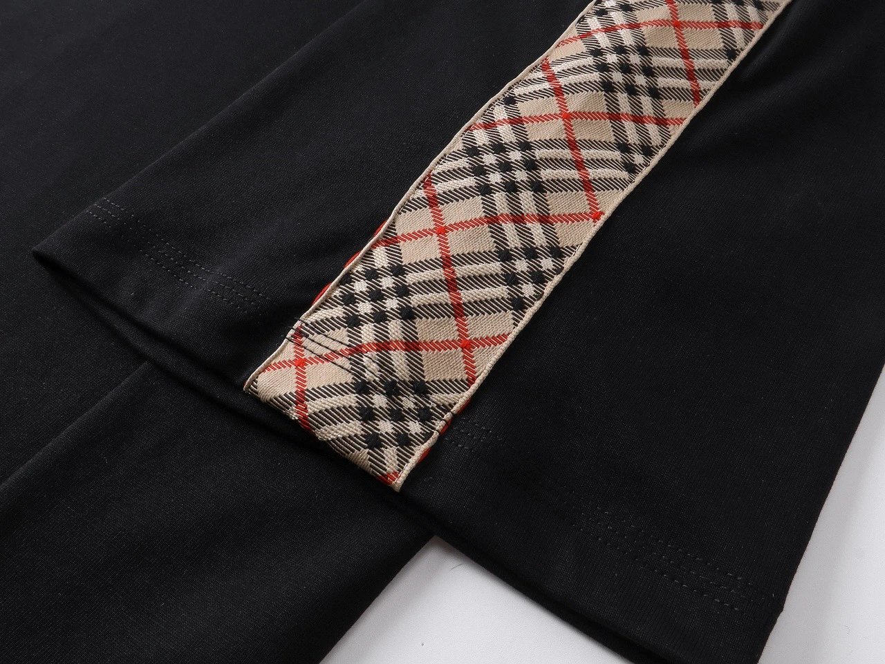 Burberry Check-Trimmed Oversized T-Shirt Black - 7
