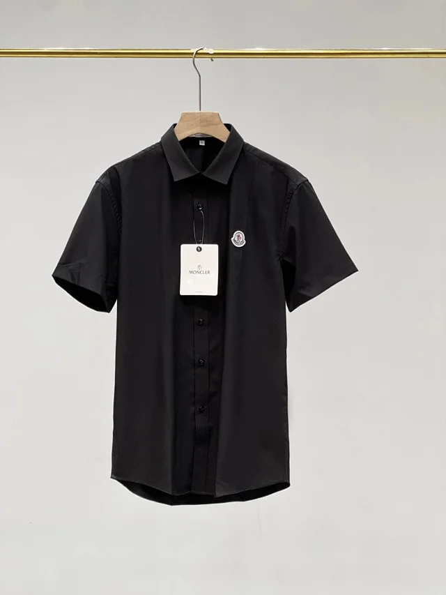 Moncler Shirts Button-Up Logo-Patch Shirt product detail image 8