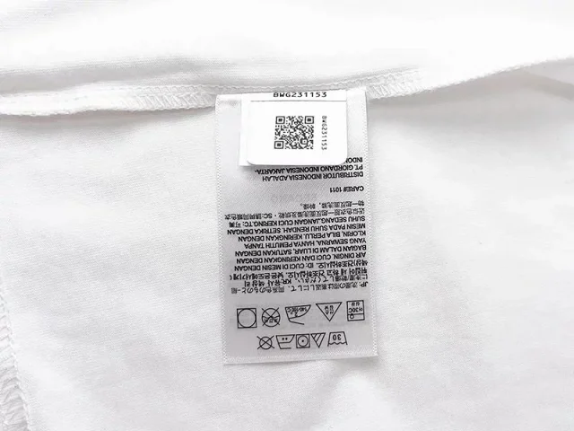 The North Face T-Shirts Short-Sleeve Logo Print product detail image 33
