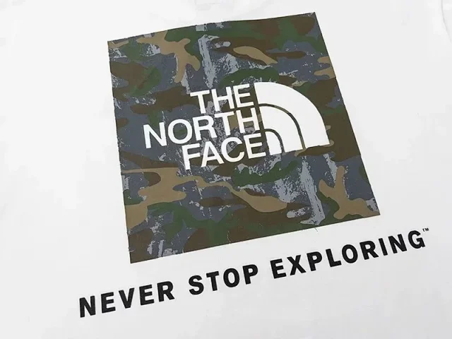 The North Face T-Shirts Short-Sleeve Logo Print product detail image 5