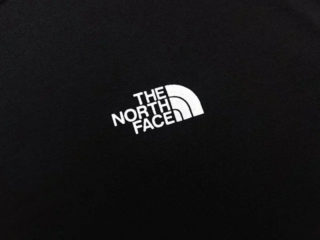 The North Face T-Shirts Short-Sleeve Logo Print product detail image 7