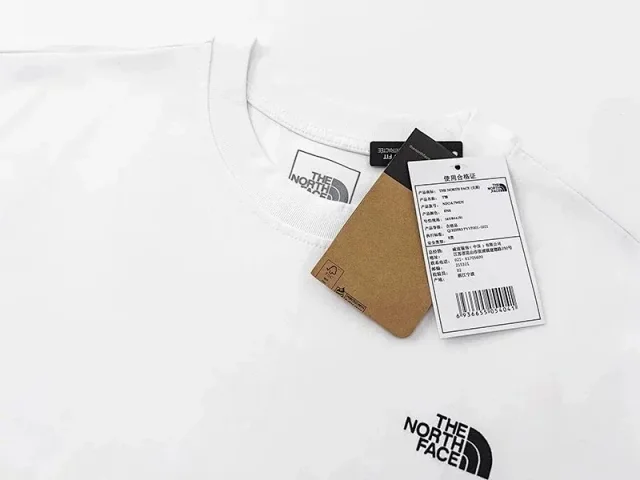 The North Face T-Shirts Short-Sleeve Logo Print product detail image 9