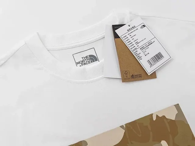 The North Face T-Shirts Short-Sleeve Logo Print product detail image 24