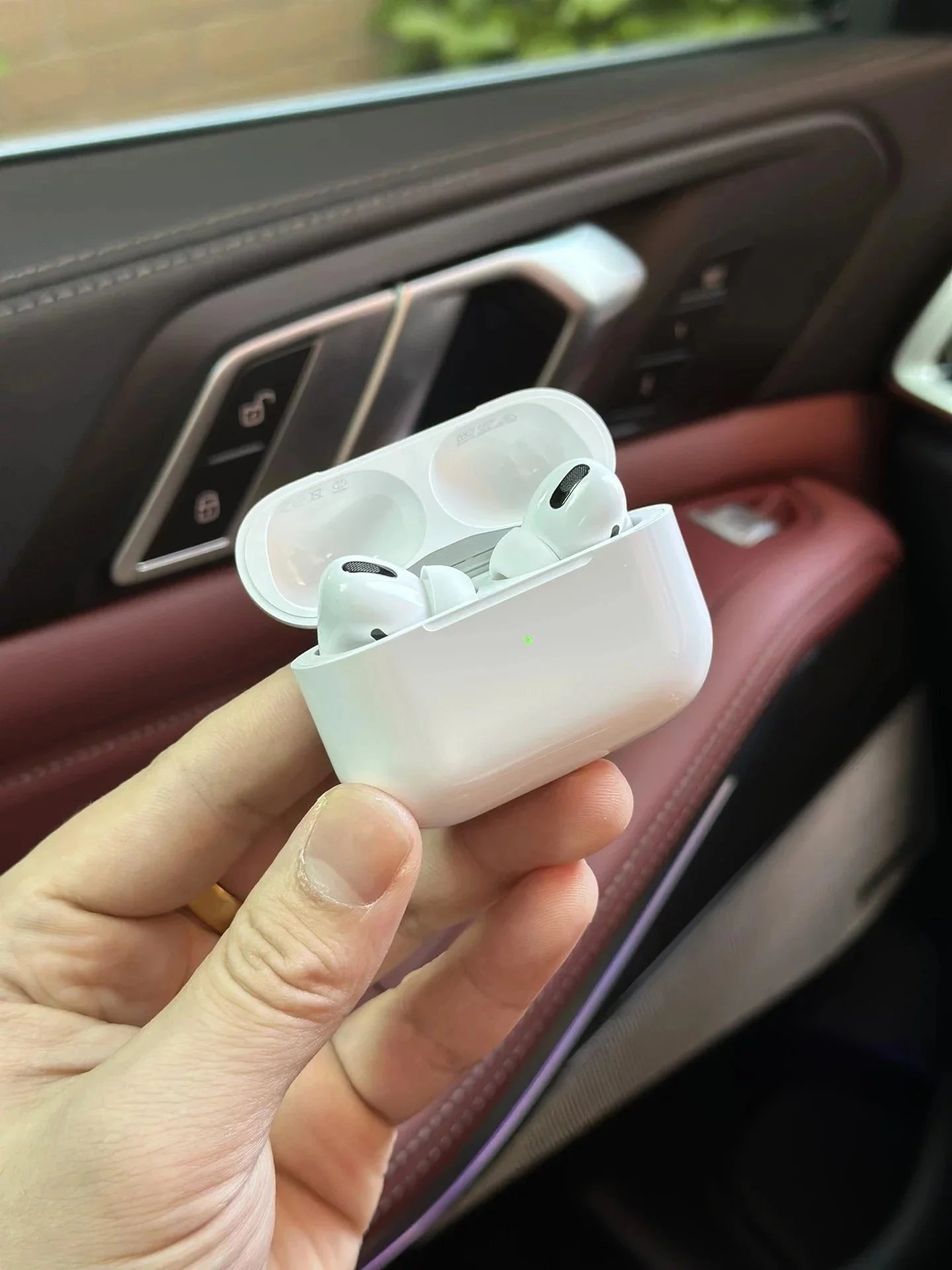 Apple AirPods