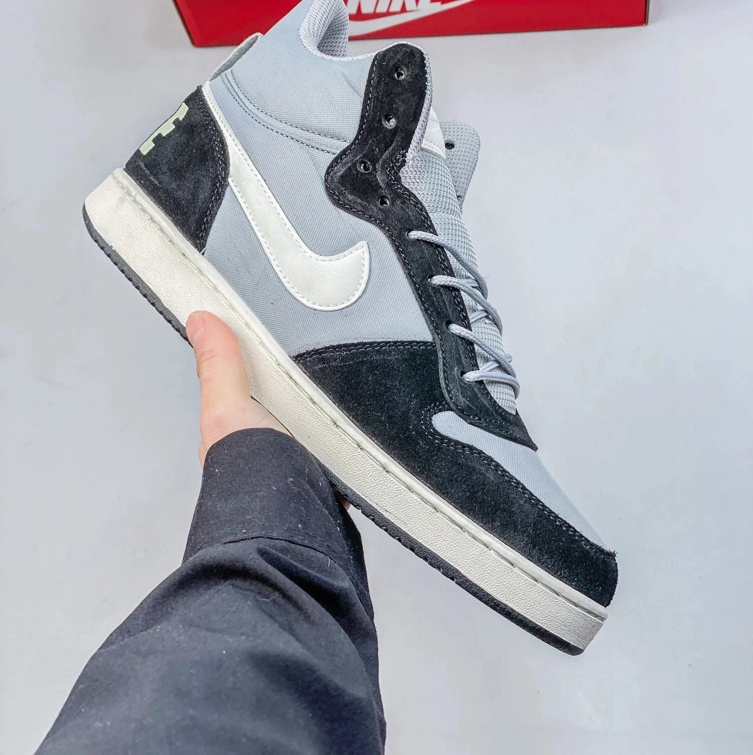 黑灰