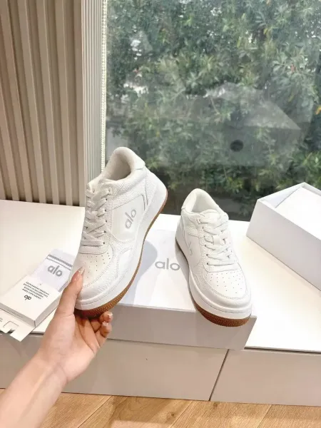 Alo Yoga Studio Sneakers Pink and White Sneakers - 6