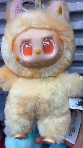 THE MONSTERS Fluffy Cat Plush Keychain Beige - 1