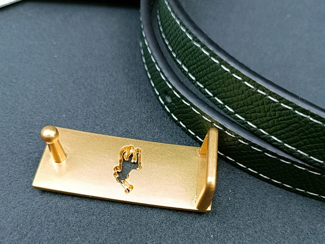 Unbranded Belts Stitched belt with rectangular gold-tone buckle and equestrian emblem product detail image 10