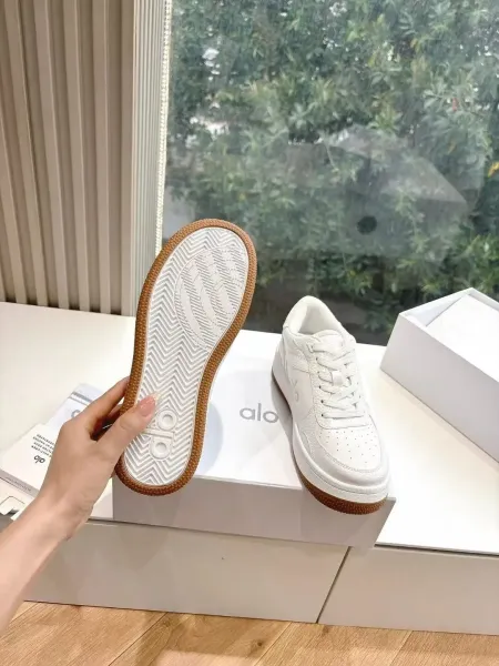 Alo Yoga Studio Sneakers Pink and White Sneakers - 5