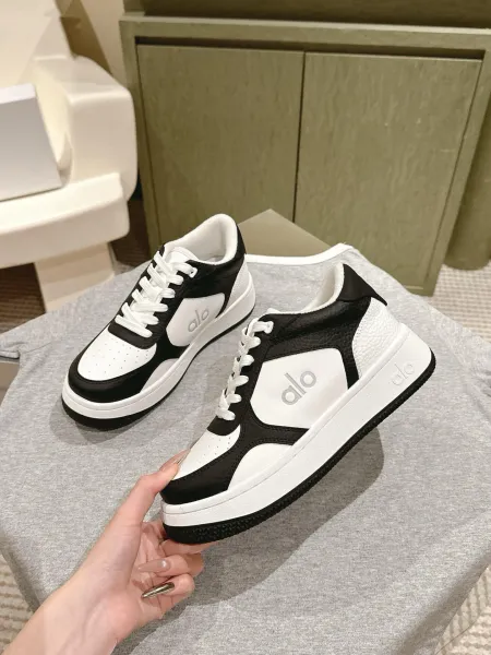Alo Yoga Studio Sneakers Pink and White Sneakers - 2