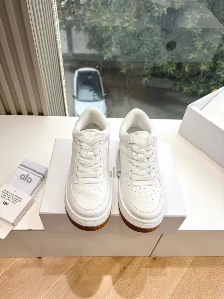 Alo Yoga Studio Sneakers Pink and White Sneakers - 7