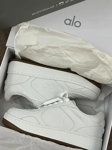 Alo Yoga Studio Sneakers Pink and White Sneakers - 9