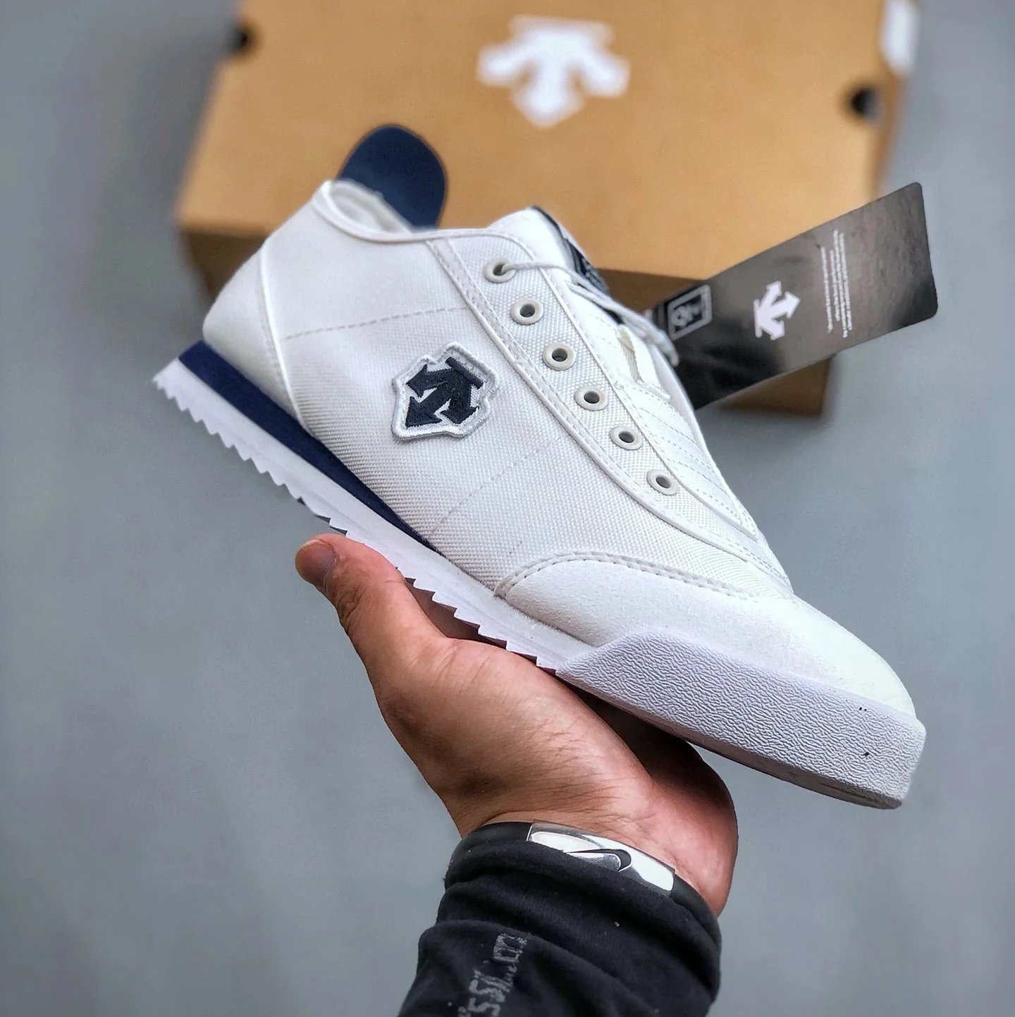 Lotto Classic White and Navy Canvas Sneakers